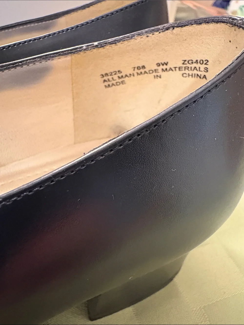 I ♥ Comfort Women's Navy Blue Square-Toe Pumps Size 9W.